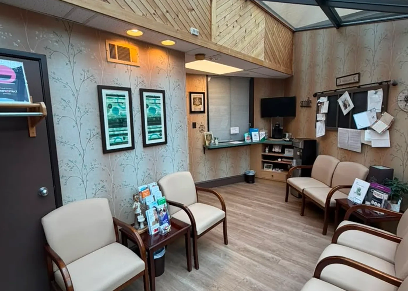 The bright waiting room at Hampton Family Dental in Southampton, PA